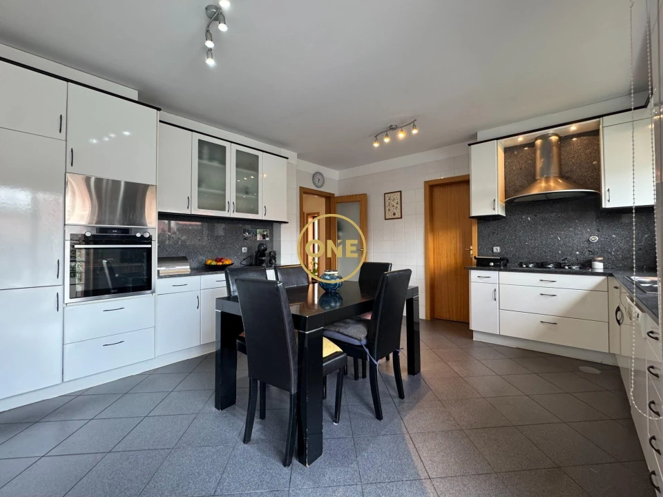 Moradia T3 para Venda em Castêlo da Maia Foto 9