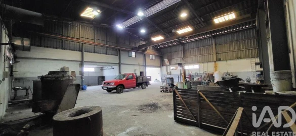 Armazém para Venda em Oiã