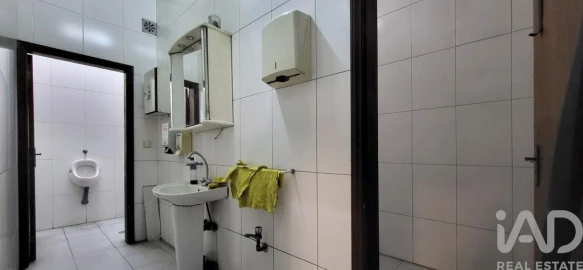 Armazém para Venda em Oiã