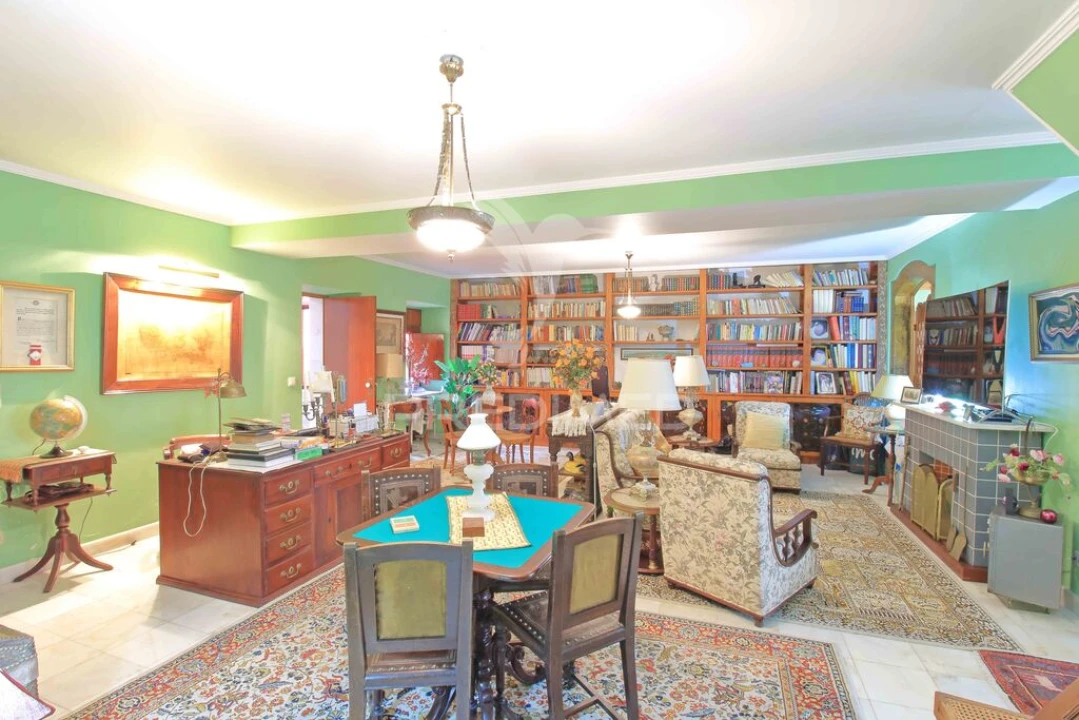 Moradia T4 para Venda em Angra (São Pedro) Foto 8