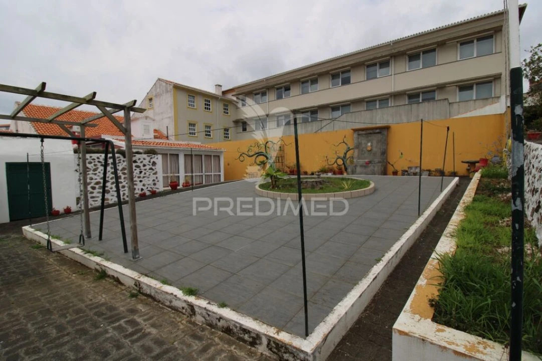 Moradia T4 para Venda em Angra (São Pedro) Foto 3