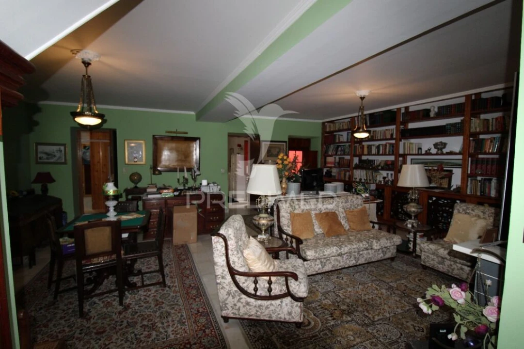 Moradia T4 para Venda em Angra (São Pedro) Foto 7