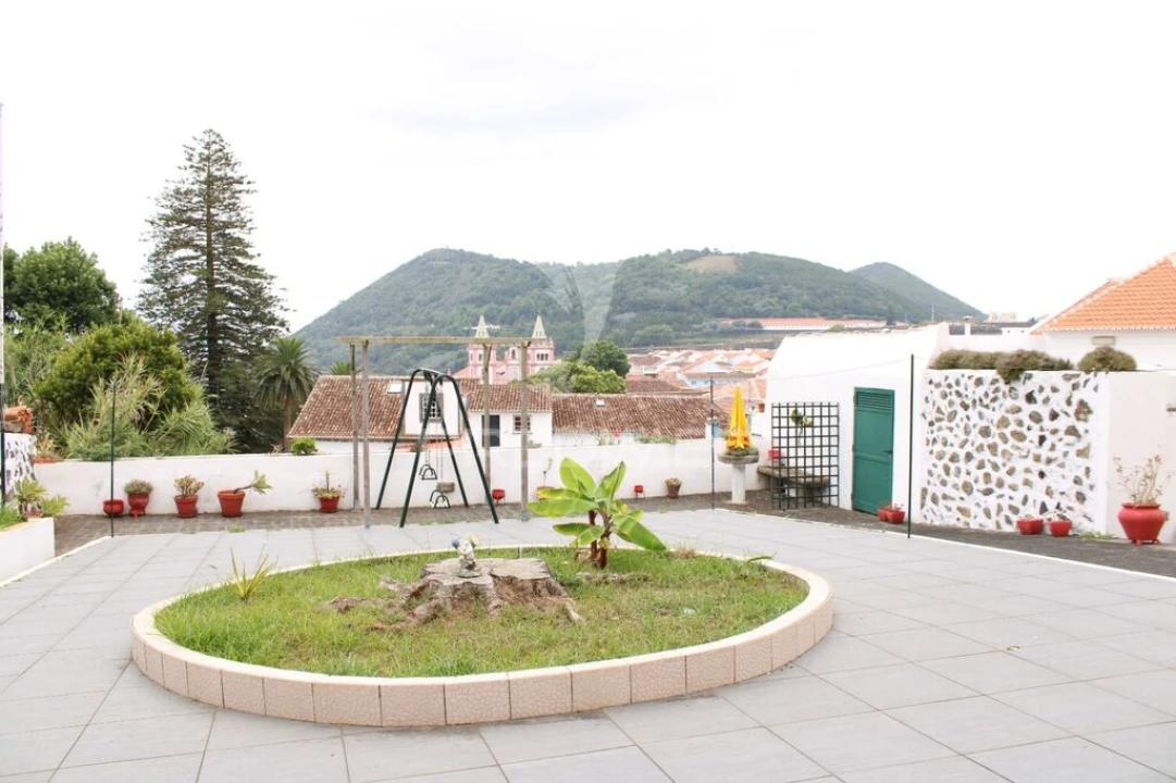 Moradia T4 para Venda em Angra (São Pedro) Foto 2