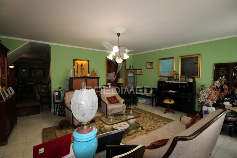 Moradia T4 para Venda em Angra (São Pedro) Foto 11