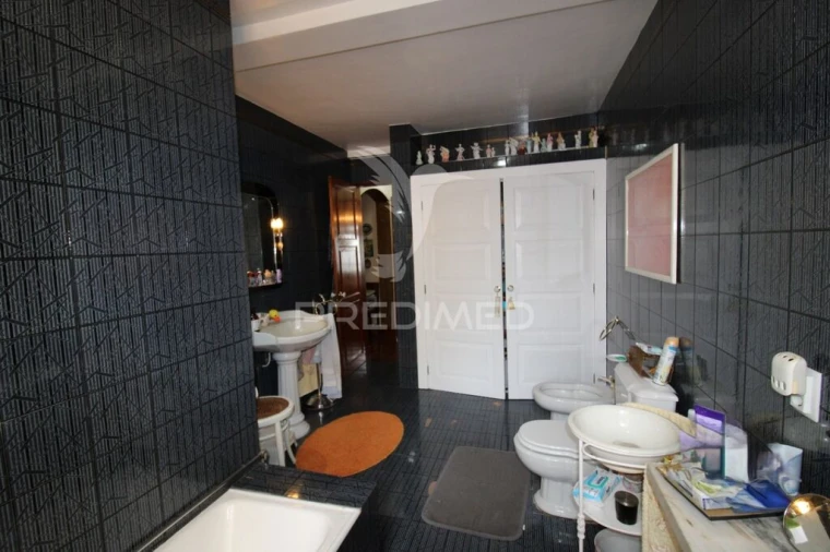 Moradia T4 para Venda em Angra (São Pedro) Foto 18