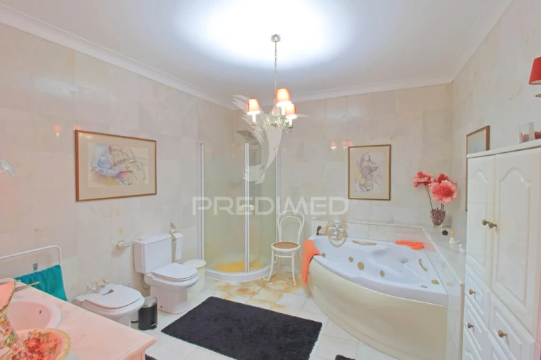 Moradia T4 para Venda em Angra (São Pedro) Foto 10