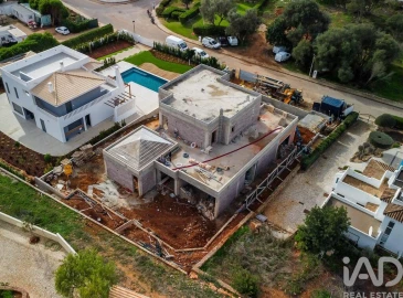 Moradia T3 para Venda em Albufeira e Olhos de Água