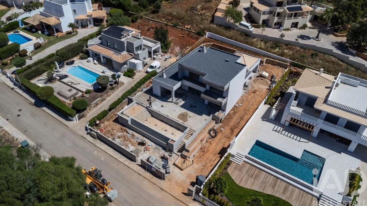 Moradia T3 para Venda em Albufeira e Olhos de Água Foto 4