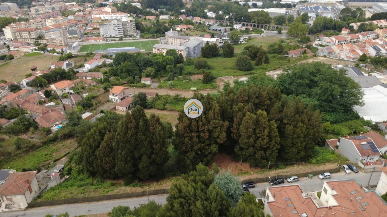 Terreno para Venda em Oliveira do Douro Foto 9