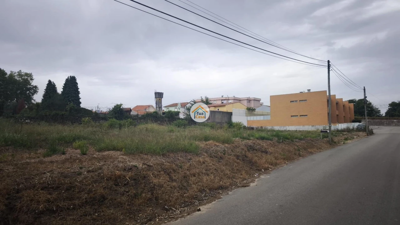 Terreno para Venda em Serzedo e Perosinho Foto 4