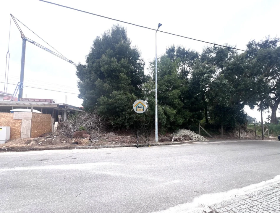 Terreno para Venda em Serzedo e Perosinho Foto 1