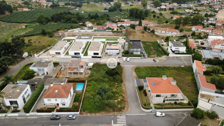 Terreno para Venda em Serzedo e Perosinho Foto 3