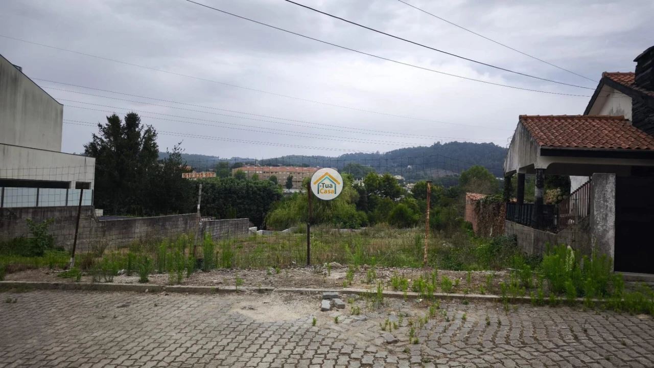 Terreno para Venda em Canelas Foto 1