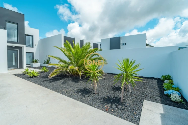 Moradia T2 para Venda em Ribeira Grande (Matriz) Foto 2