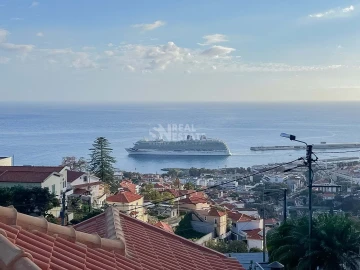 Moradia T3 para Venda em Funchal (Santa Maria Maior)