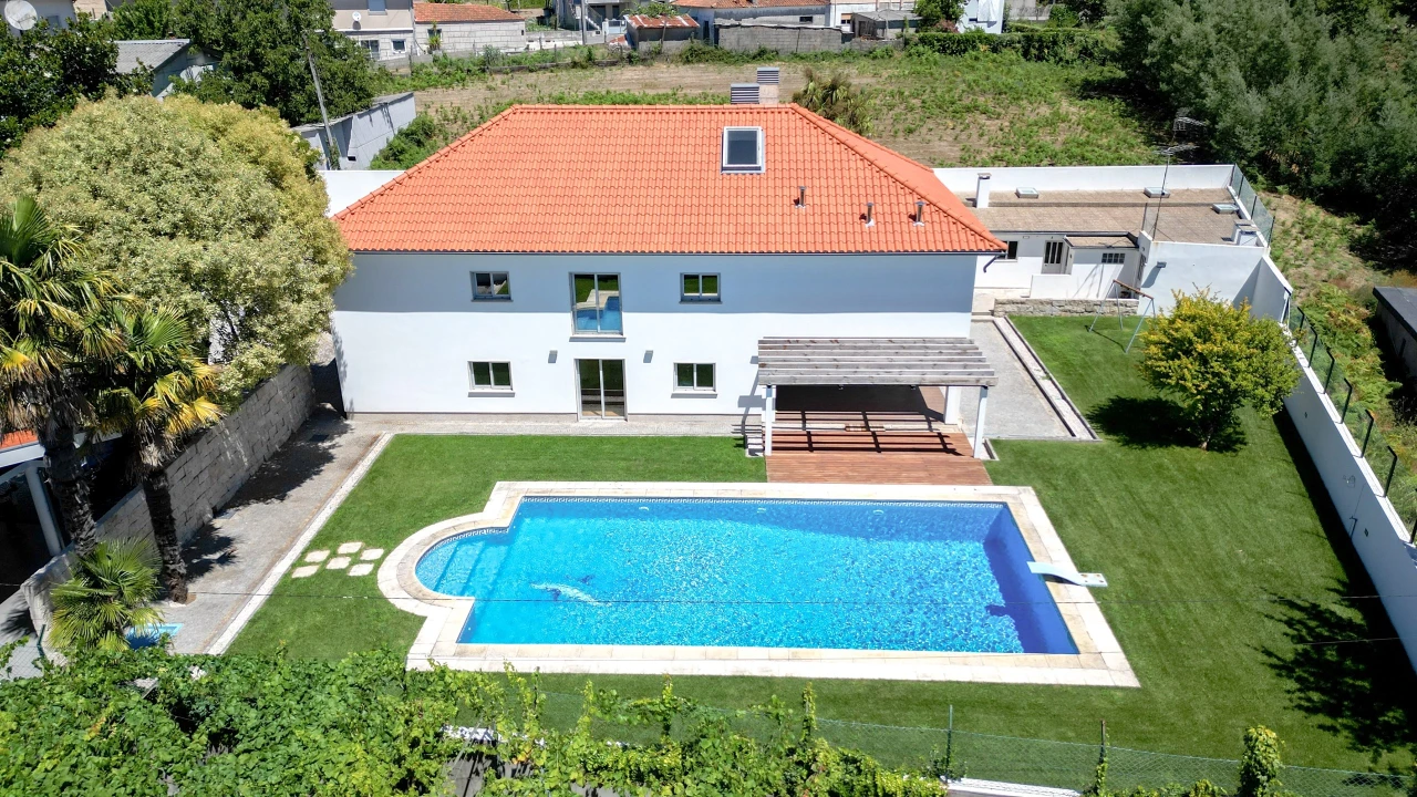 Moradia T5 para Venda em Aboim, Felgueiras, Gontim e Pedraído Foto 1