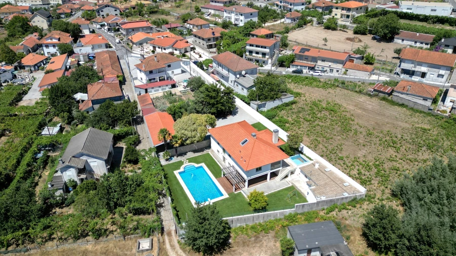 Moradia T5 para Venda em Aboim, Felgueiras, Gontim e Pedraído Foto 51