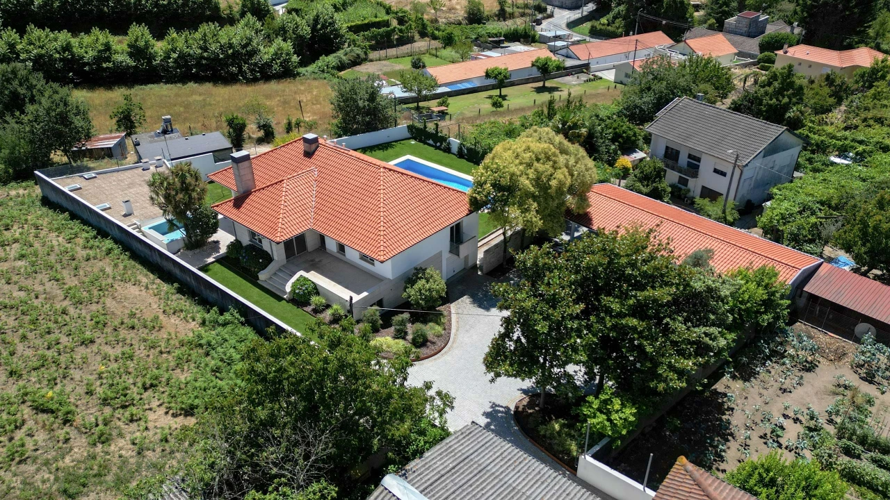 Moradia T5 para Venda em Aboim, Felgueiras, Gontim e Pedraído Foto 48