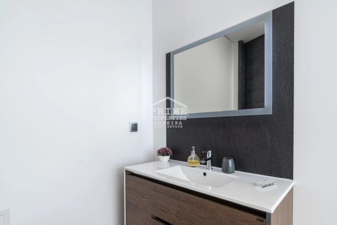 Moradia T3 para Venda em Arco da Calheta Foto 28