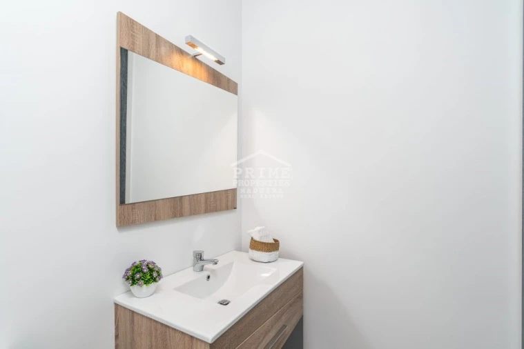 Moradia T3 para Venda em Arco da Calheta Foto 14