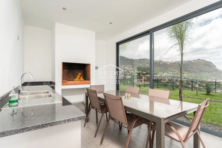 Moradia T3 para Venda em Arco da Calheta Foto 37