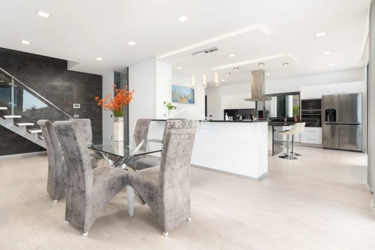 Moradia T3 para Venda em Arco da Calheta Foto 9