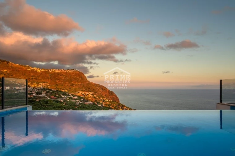 Moradia T3 para Venda em Arco da Calheta Foto 47