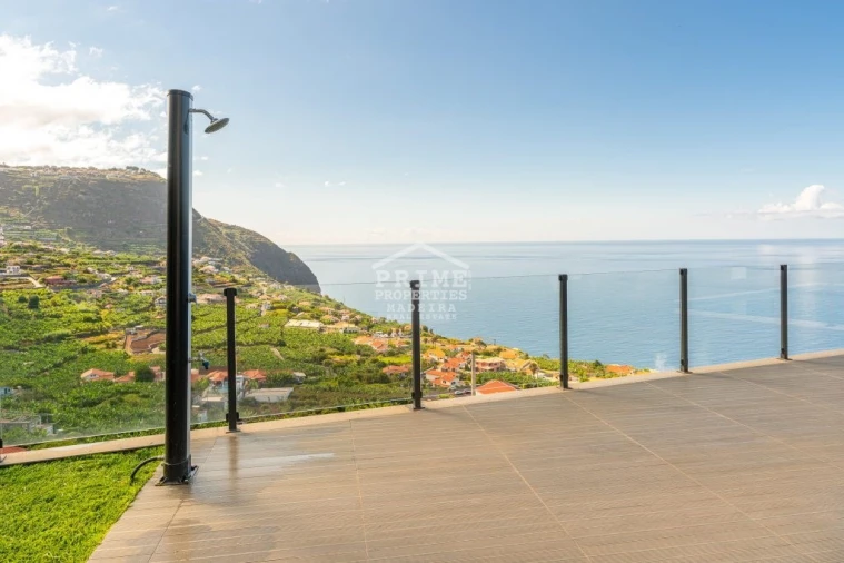 Moradia T3 para Venda em Arco da Calheta Foto 35