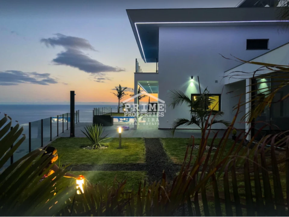 Moradia T3 para Venda em Arco da Calheta Foto 48