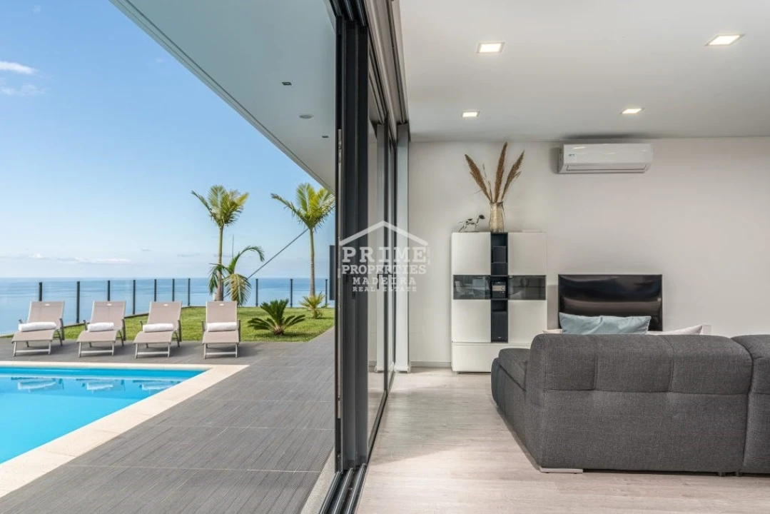 Moradia T3 para Venda em Arco da Calheta Foto 4