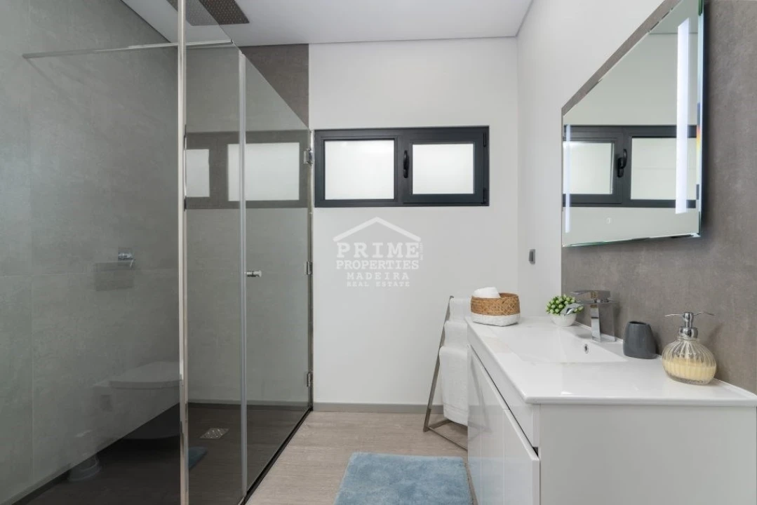 Moradia T3 para Venda em Arco da Calheta Foto 30