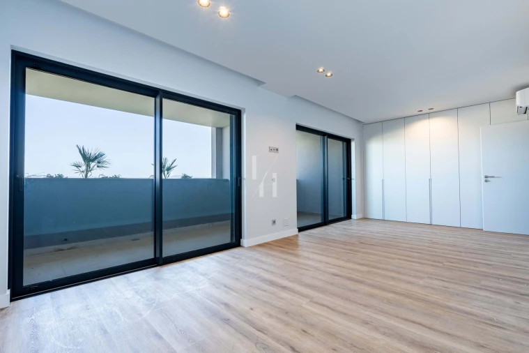 Apartamento T5 para Venda em Faro (Sé e São Pedro) Foto 6