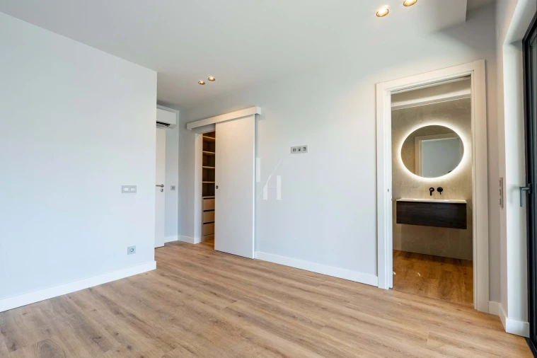 Apartamento T5 para Venda em Faro (Sé e São Pedro) Foto 19