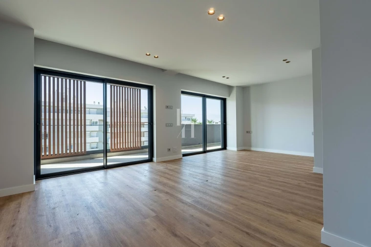 Apartamento T5 para Venda em Faro (Sé e São Pedro) Foto 7