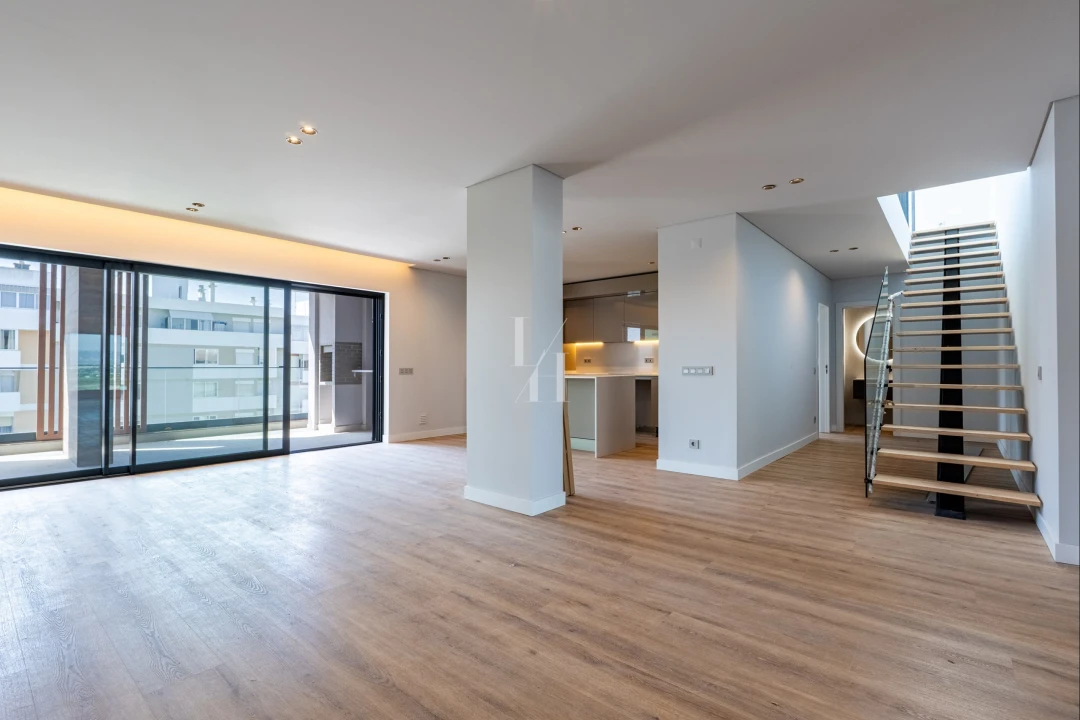 Apartamento T5 para Venda em Faro (Sé e São Pedro) Foto 2