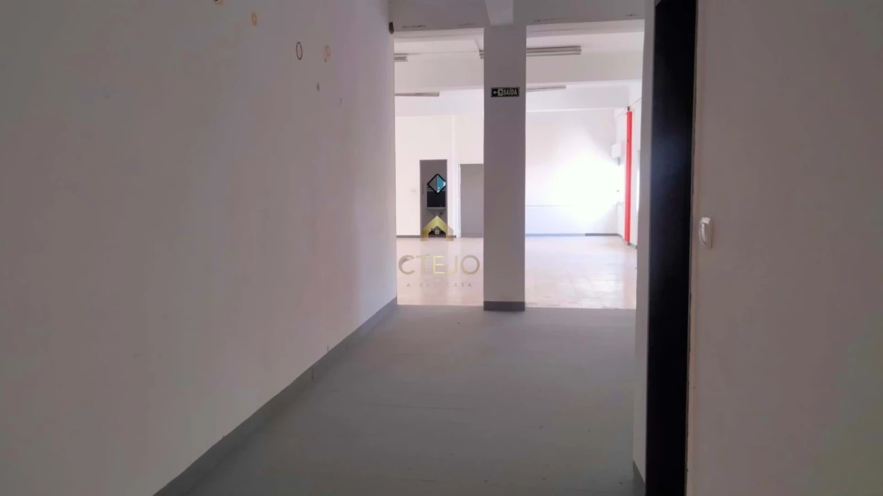 Negócio para Venda em Póvoa de Santa Iria e Forte da Casa Foto 8