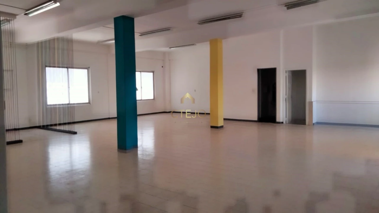 Negócio para Venda em Póvoa de Santa Iria e Forte da Casa Foto 6