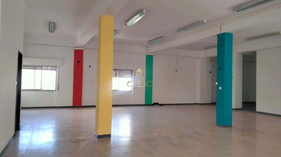 Negócio para Venda em Póvoa de Santa Iria e Forte da Casa Foto 3