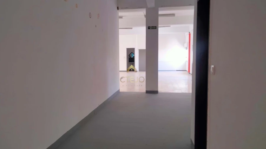 Negócio para Venda em Póvoa de Santa Iria e Forte da Casa Foto 8