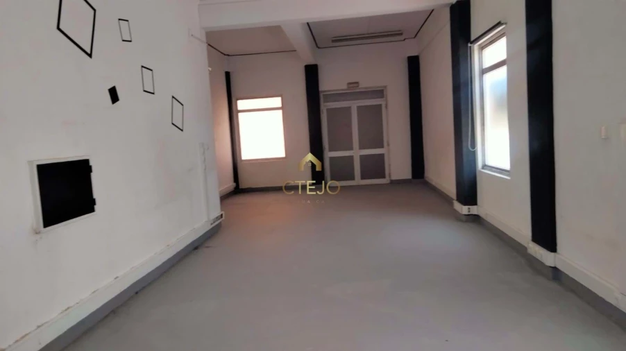 Negócio para Venda em Póvoa de Santa Iria e Forte da Casa Foto 5