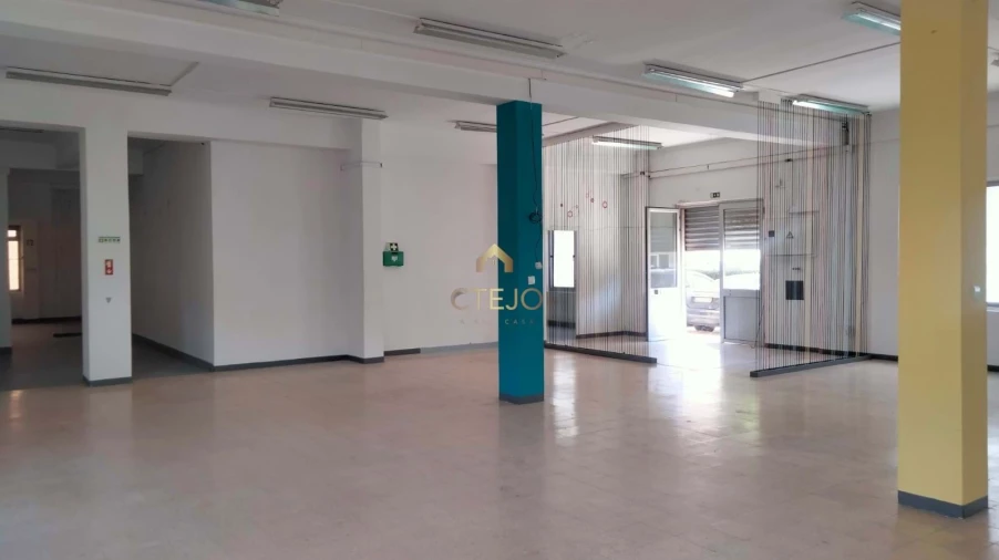 Negócio para Venda em Póvoa de Santa Iria e Forte da Casa Foto 4