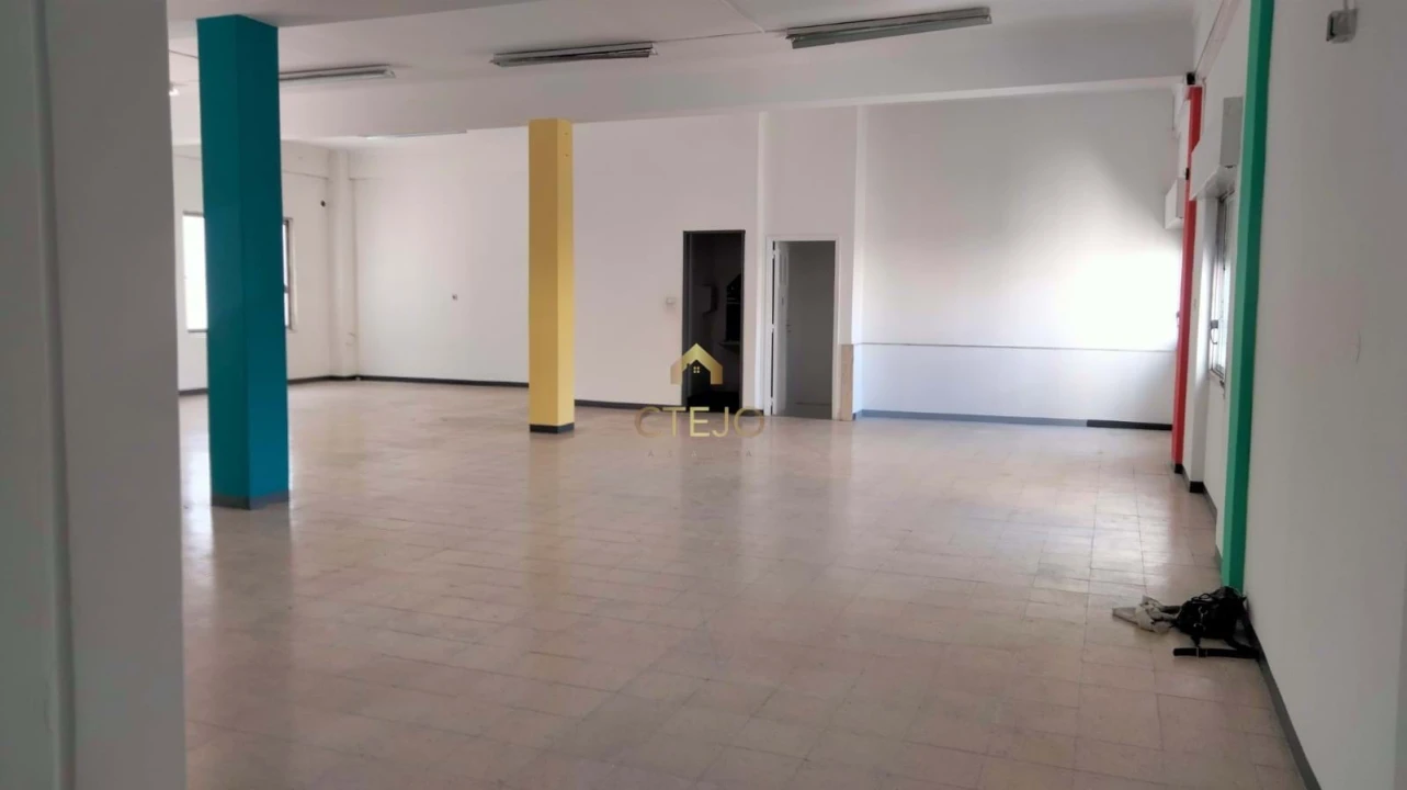 Negócio para Venda em Póvoa de Santa Iria e Forte da Casa Foto 7