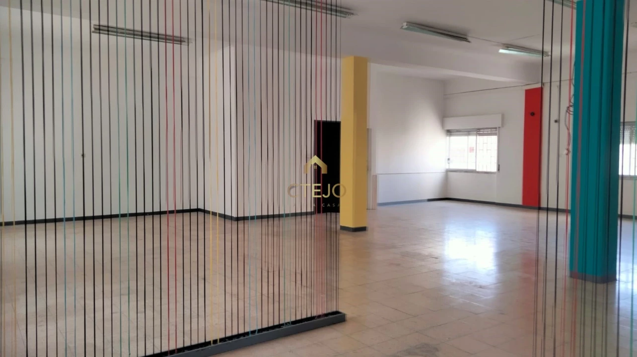 Negócio para Venda em Póvoa de Santa Iria e Forte da Casa Foto 2