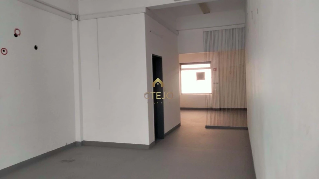 Negócio para Venda em Póvoa de Santa Iria e Forte da Casa Foto 10