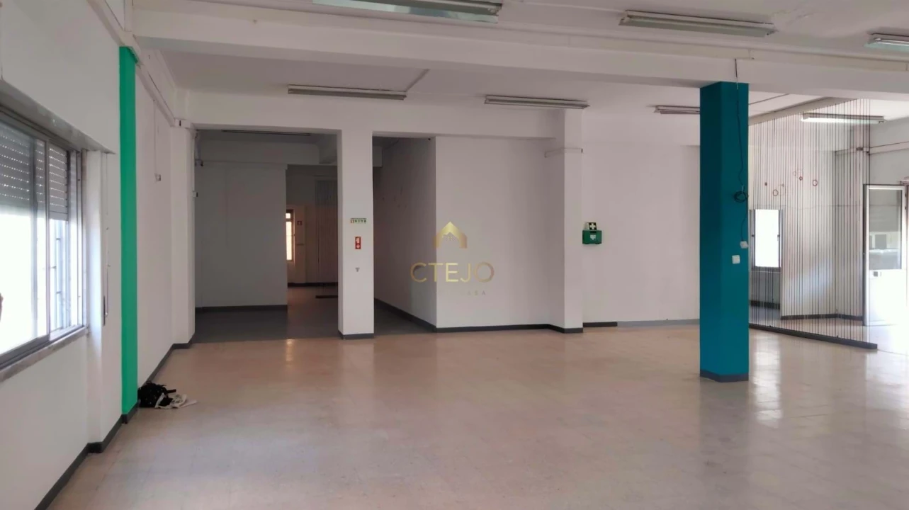 Negócio para Venda em Póvoa de Santa Iria e Forte da Casa Foto 9