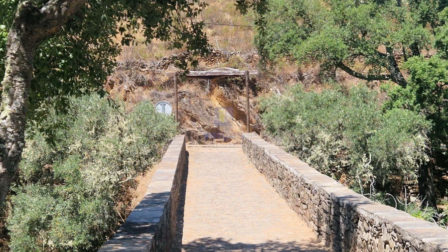 Moradia T1 para Venda em Cachopo Foto 17