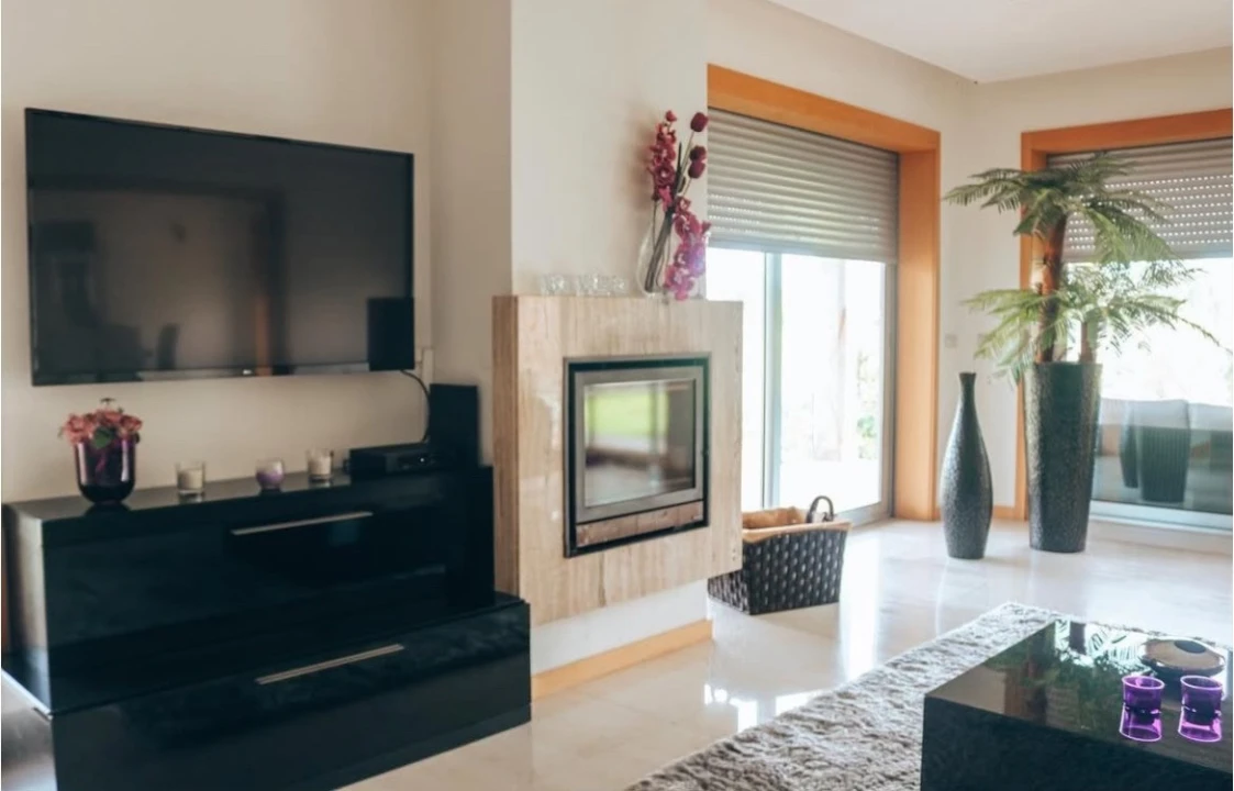 Moradia T5 para Arrendamento em Parada de Gatim Foto 15