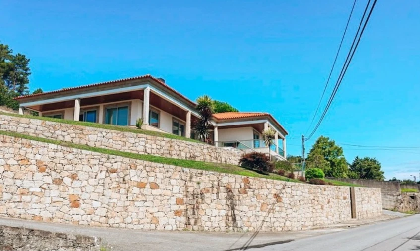 Moradia T5 para Arrendamento em Parada de Gatim Foto 11