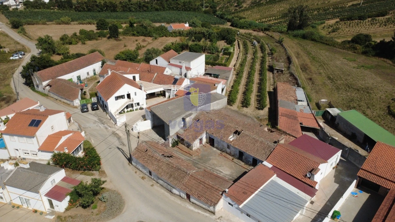 Quinta T2 para Venda em Usseira Foto 14