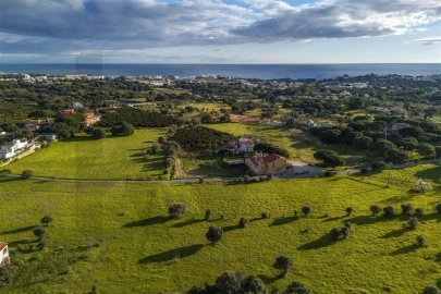 Moradia T1 para Venda em Albufeira e Olhos de Água